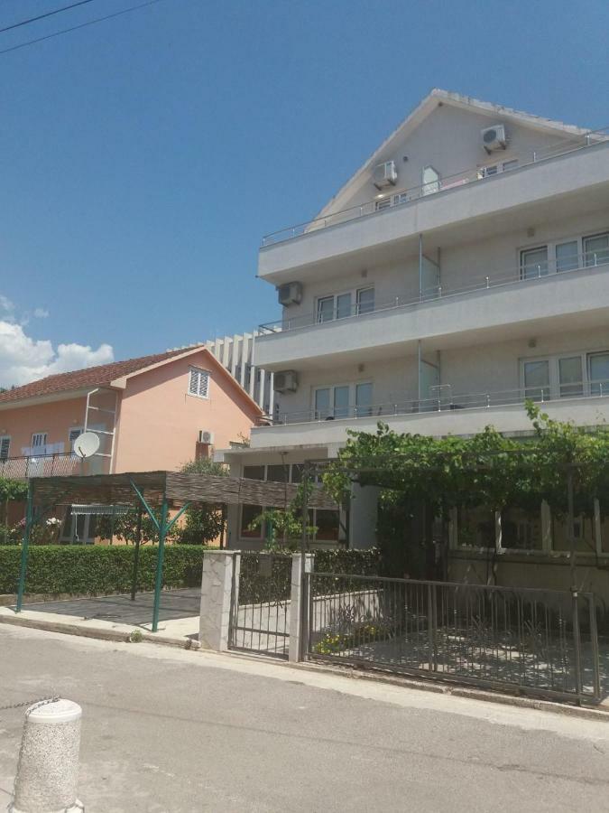 Mona&Mike Apartments Tivat Kültér fotó