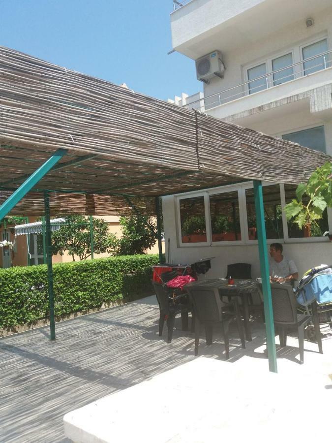 Mona&Mike Apartments Tivat Kültér fotó